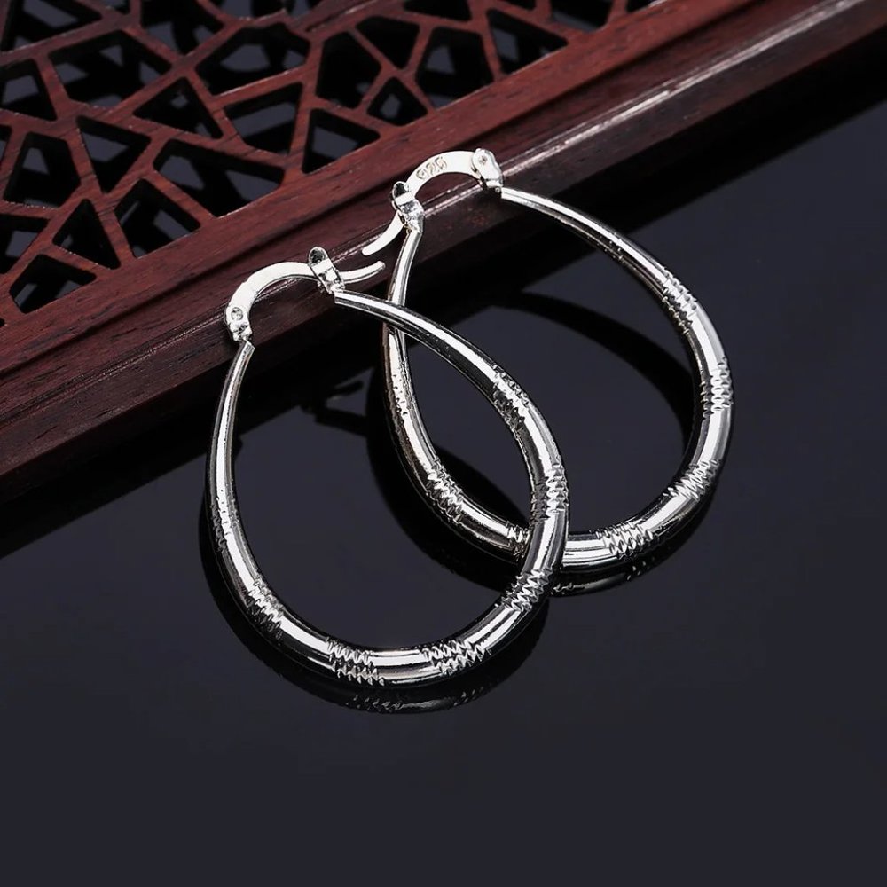 Gorgeous .925 Sterling Silver Oval Hanging Hoop Earrings With Pattern - Picture 7 of 11